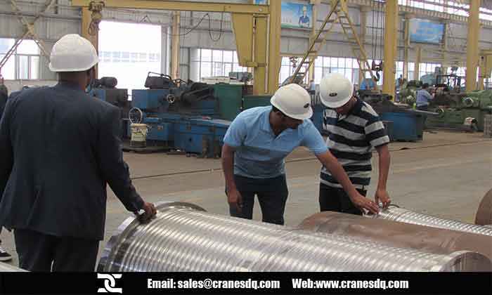 Ethiopia client visitng Dongqi crane parts workshop - Crane drum 