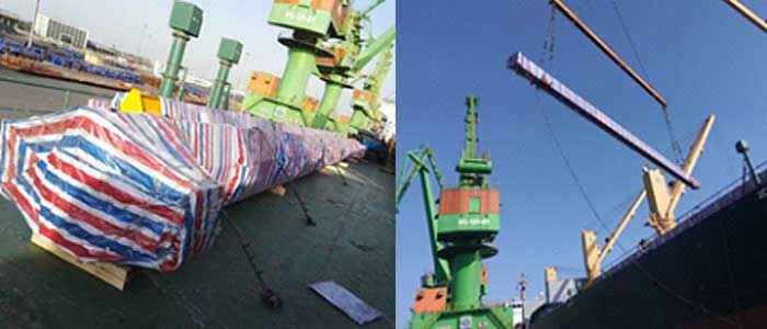 crane loading on bulk ship