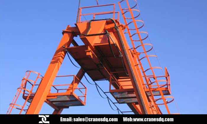 Crane safe access platform